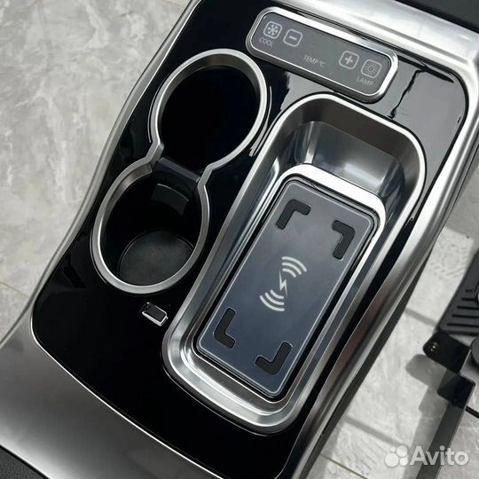 Подлокотник с холодильником mercedes V Class W447