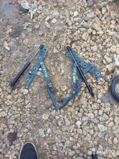 Петля крышки багажника nissan primera p10