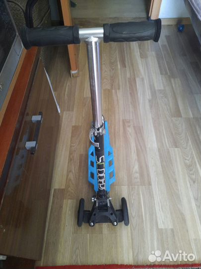 Самокат трехколесный Scooter