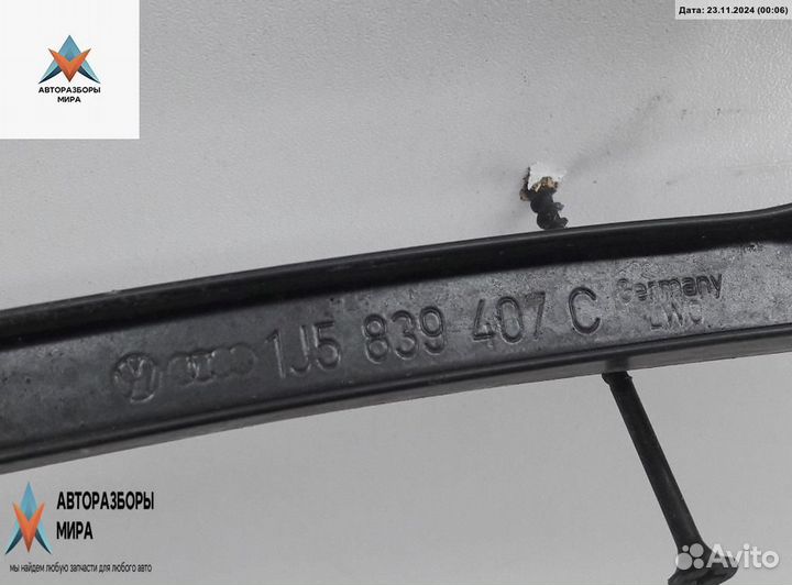 Кронштейн (крепление) Volkswagen Bora 2000