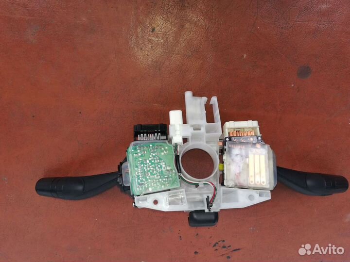 Переключатель под-рулевой на субару outback, legac