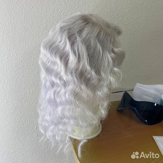 Светлый парик из натуральных волос