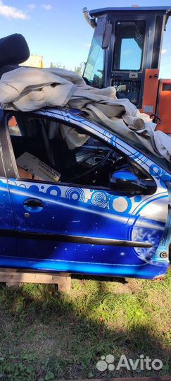 Пежо 206 дверь