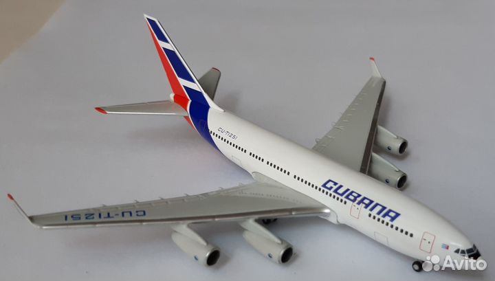 Модель самолета ил-96-300 Cubana CU-T1251 1:500