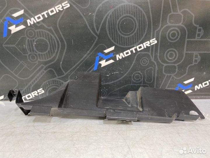 Воздуховод радиатора передний левый Volkswagen