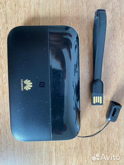 Wi-Fi роутер huawei E5885, черный/золотистый