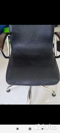 Парикмахерское кресло бу