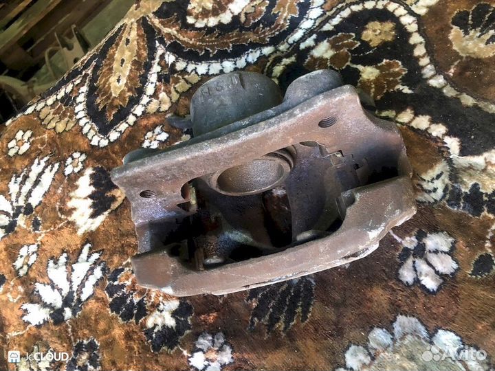 Суппорт на toyota altezza GXE10 1GFE