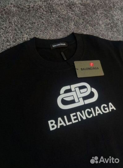 Футболка Balenciaga лето