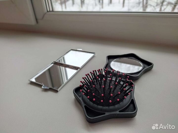 Зеркальце и расчёска складная