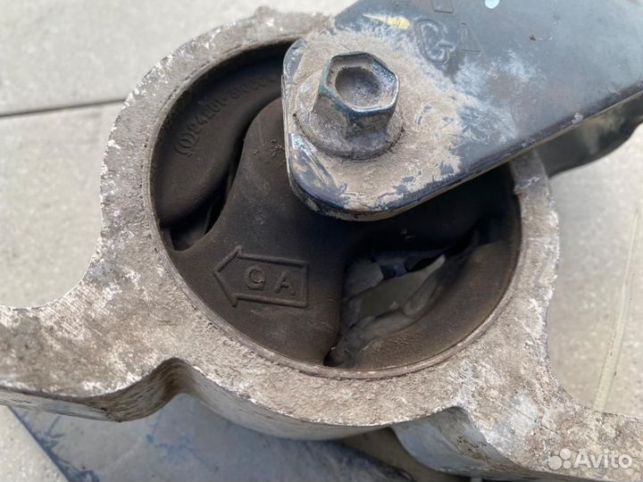 Подушка двигателя Nissan Almera B10