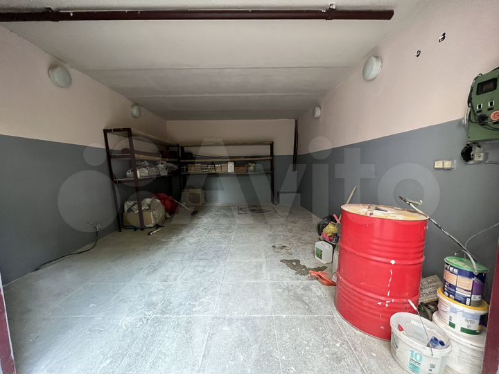 Гараж, > 30 м²