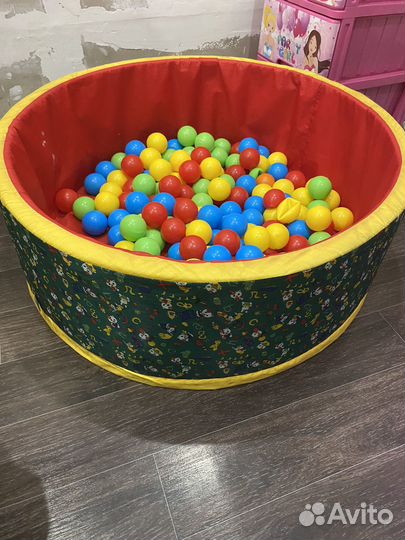 Бассейн с шариками