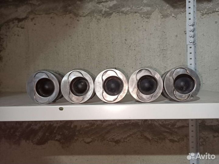 Поршень 000 5шт VW-crafter мотор 2,5 (BJM)