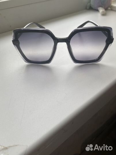 Солнечные очки женские