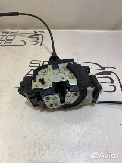 Замок двери задний правый Kia Ceed ED G4FA 2010