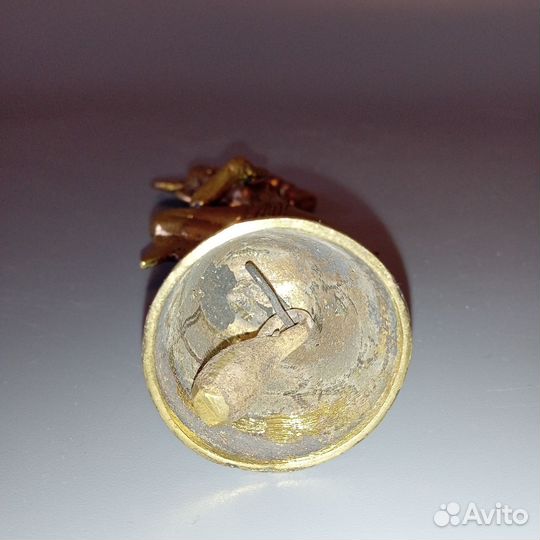 Статуэтка-колокольчик 