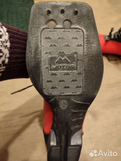 Лыжные ботинки