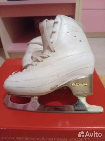 Фигурные коньки edea