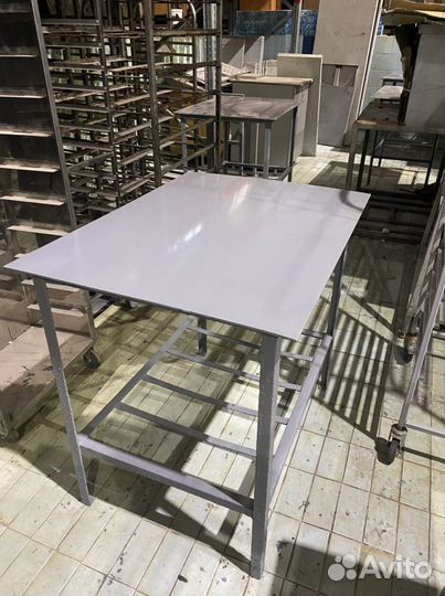 Стол подставка