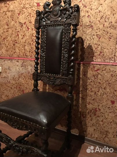 Кожаное кресло антикварное 18 век