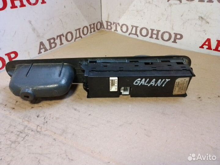 Блок управления стеклоподъемниками передний левый