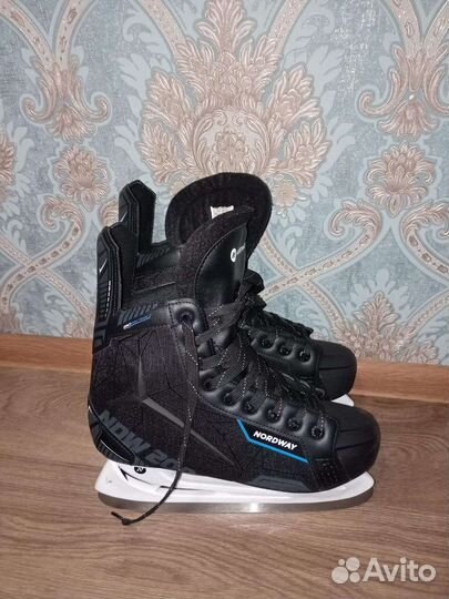 Коньки хоккейные