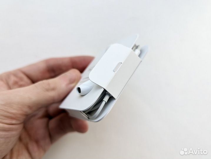 Новые Apple EarPods Lightning из комплекта iPhone