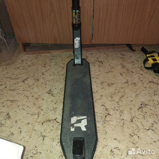 Трюковой самокат Reaction