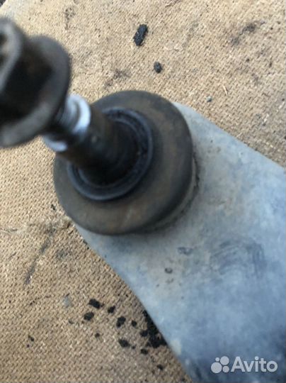 Рычаг правый mitsubishi colt z30