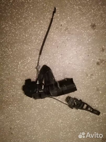 Замок двери передний правый на форд фокус 2 дор