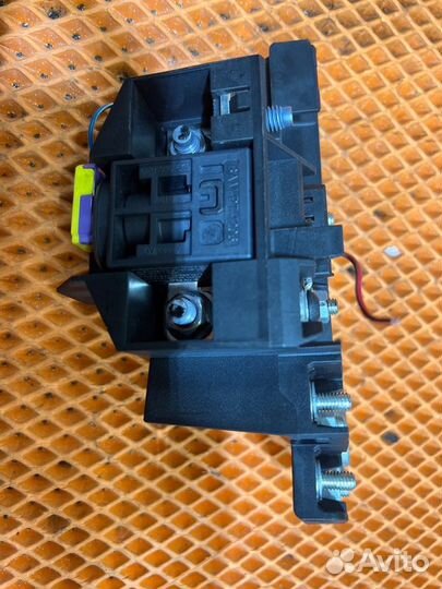 Клемма аккумулятора