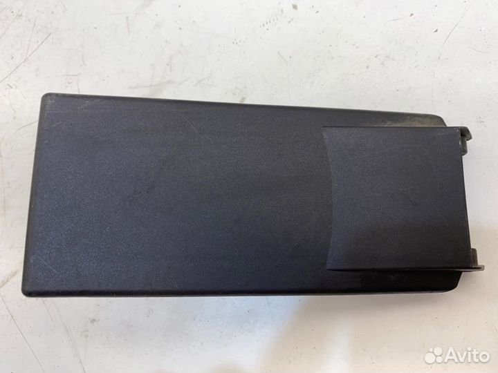 Крышка блока предохранителей Audi A6 C6 2.0 2008