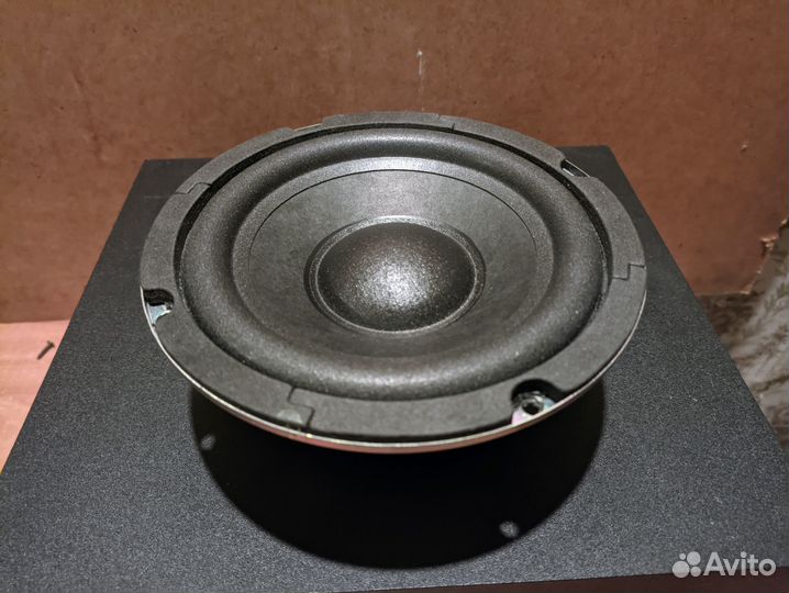 Бас от Creative Inspire