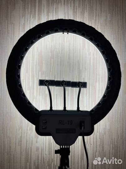 Яркая кольцевая лампа 45 см со штативом