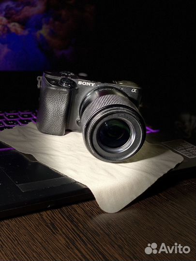 Sony a 6400 + sigma 30mm f1/4 + sony 16-50