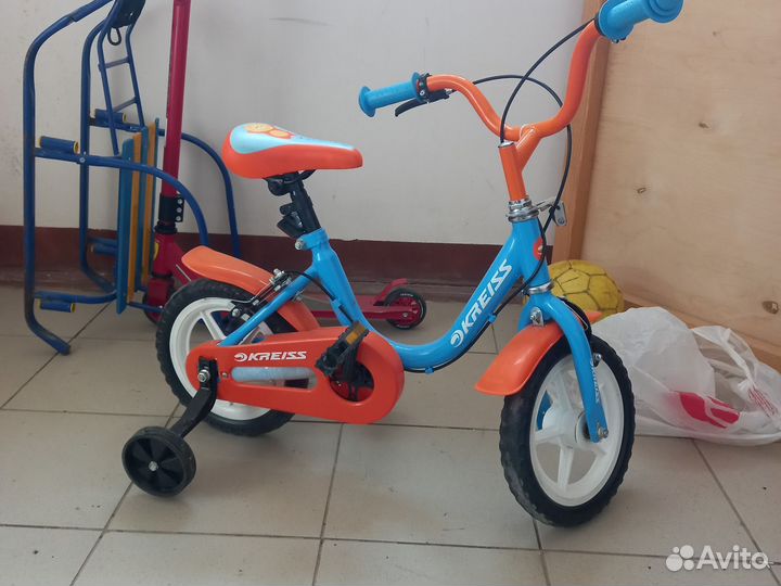 Детский велосипед четырехколесный