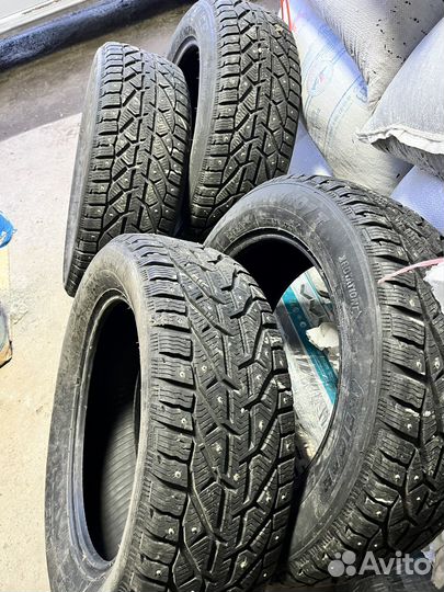 Tigar High Performance 235/60 R18 107T