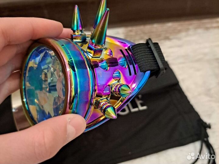 Очки одна линза радужная вторая синия с мешочком