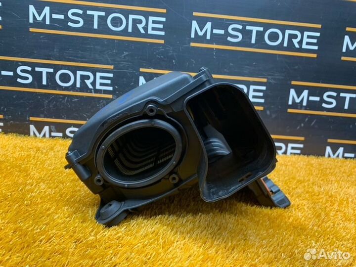 Корпус воздушного фильтра Mercedes-Benz E-Class
