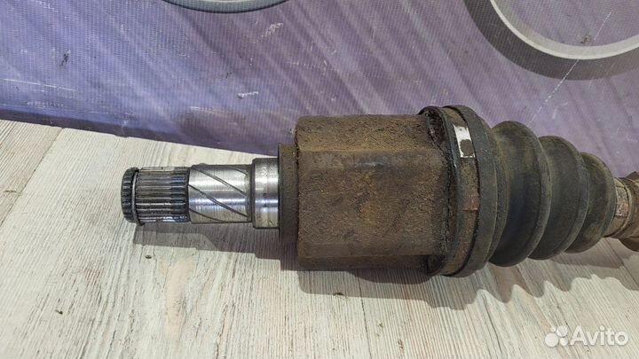 Привод подвески колеса Nissan primera P12 Лев