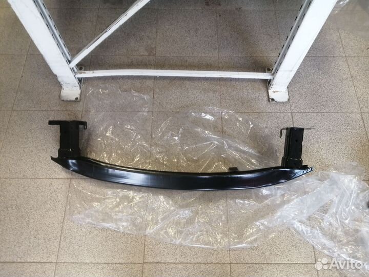 Усилитель переднего бампера Volkswagen Polo sedan