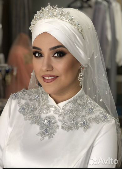 Макияж и оформление, завязывание платка