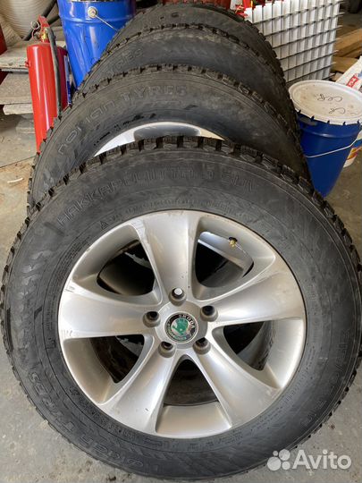 Nokian Tyres Hakkapeliitta 9 SUV 215/65 R16 102T