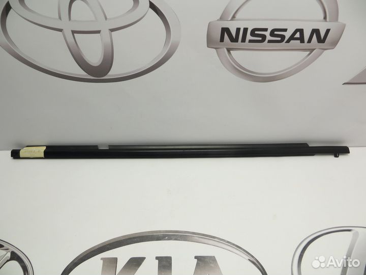 Молдинг стекла задней правой двери Mazda CX-5 KE