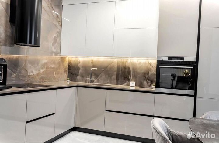 Кухня в потолок