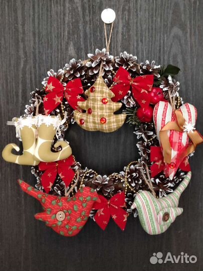 Рождественский венок новогодний подарок игрушки