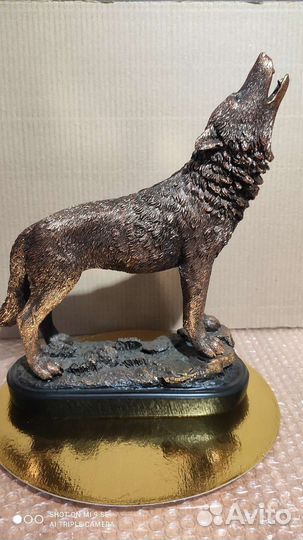 Статуэтка Волк