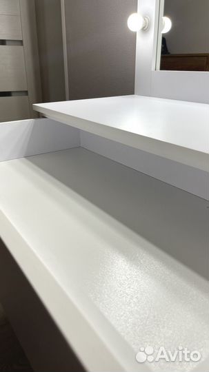 Гримерный стол с лампочками, Напольное зеркало