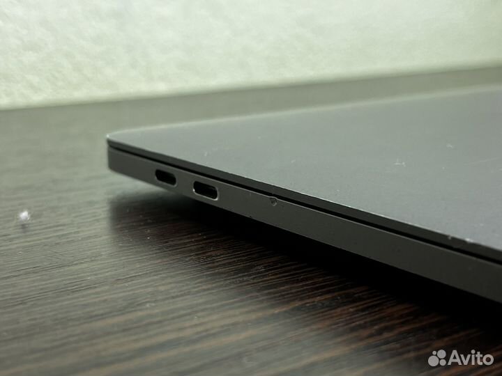 Apple MacBook Pro touch bar